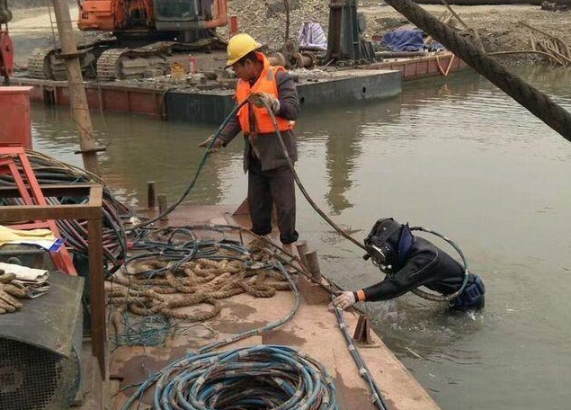 万州潜水封堵打捞