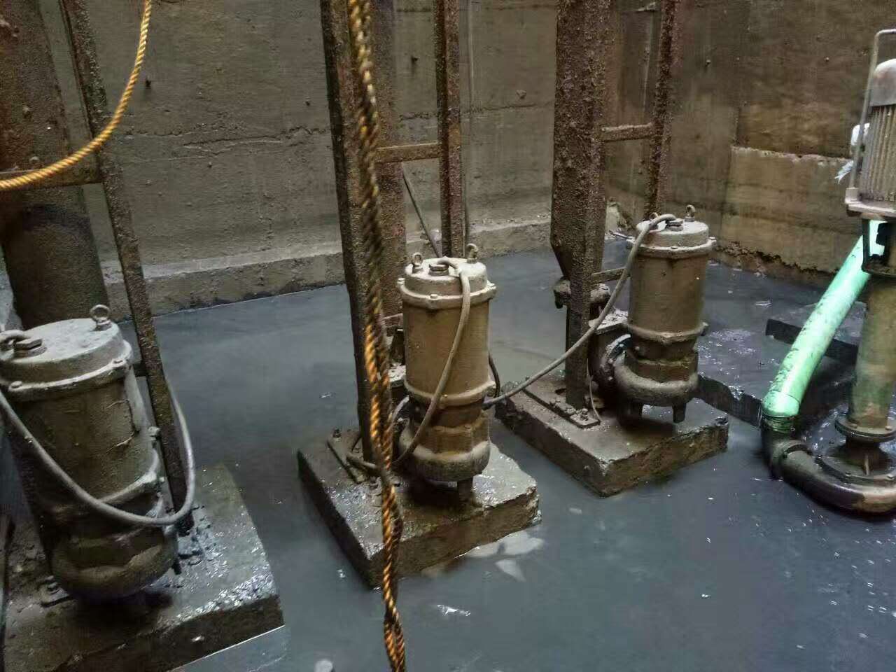 万州污水池清理